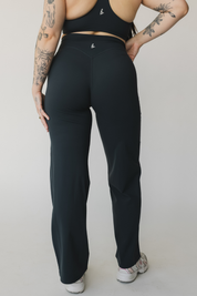Essentials Wide Leg Pant REGULAR